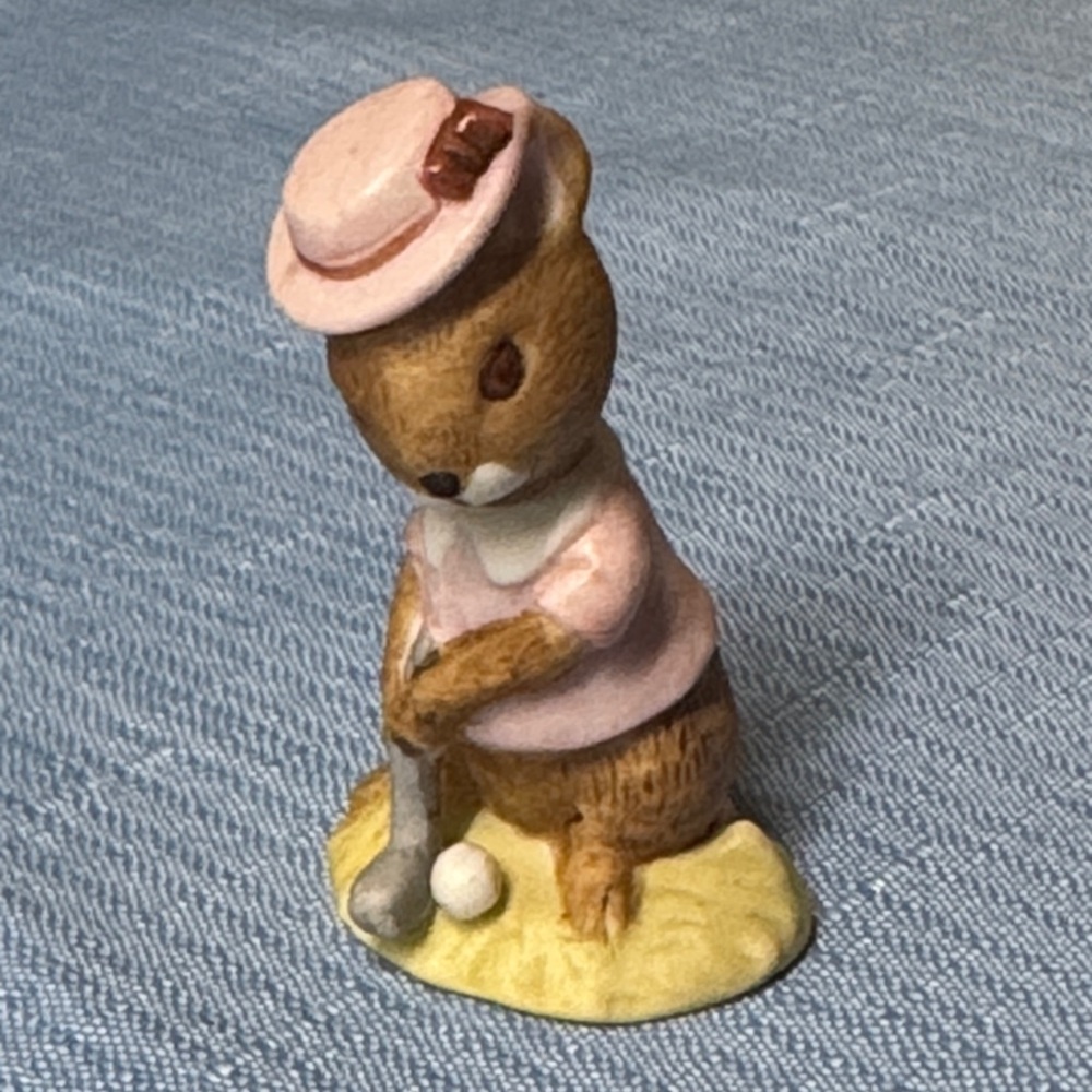 Enesco Golf Mouse Small Figurine Adorable 2 1/4" Tall